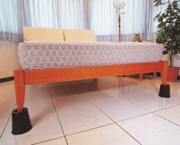 Extension legs for a bed or chair 820110