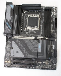 Gigabyte REFURBISHED, USED, WITHOUT INSTRUCTIONS, WITHOUT ORIGINAL BOX, WITHOUT ANTENNA
