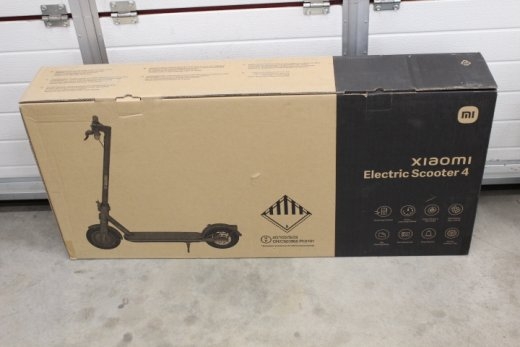 SALE OUT. Xiaomi Electric Scooter 4 Xiaomi Electric Scooter 4 300 W 25 km/h 10 " 6 month(s) Black DEMO, SCRATCHED, MISSING SCREWS